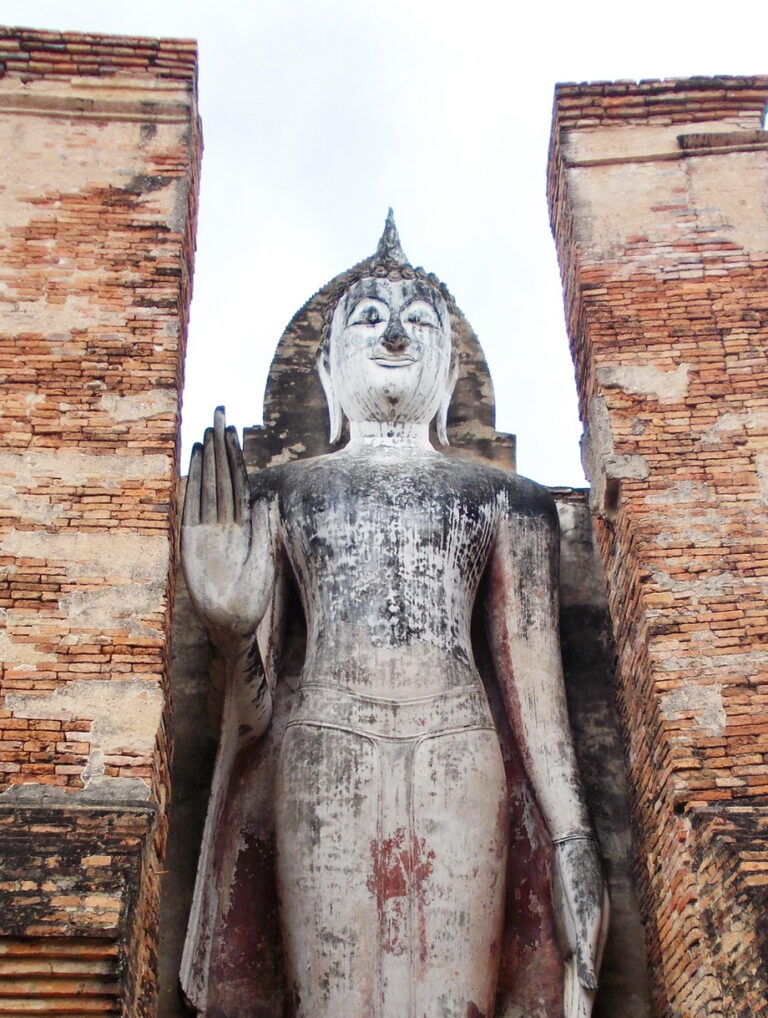 buddha standing sukhothai