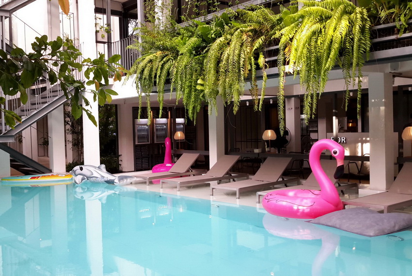 hotel santitham por swim