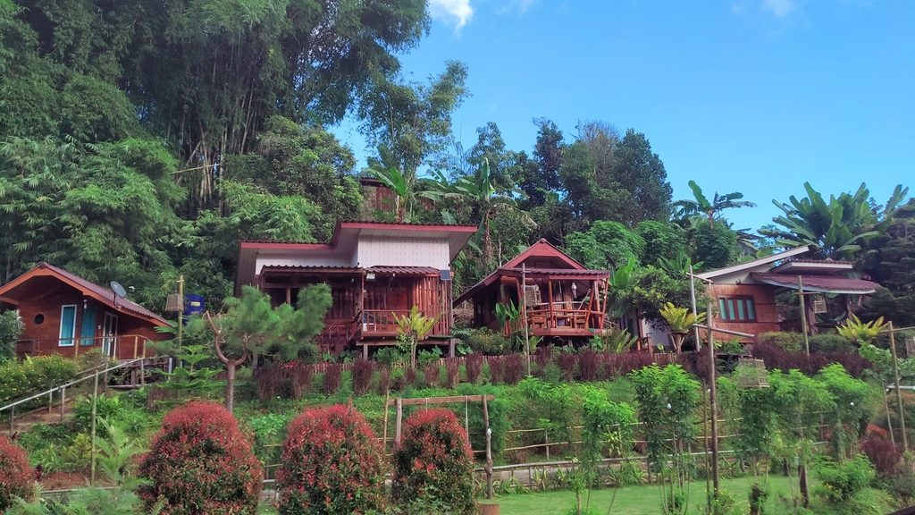 rak khao bungalow